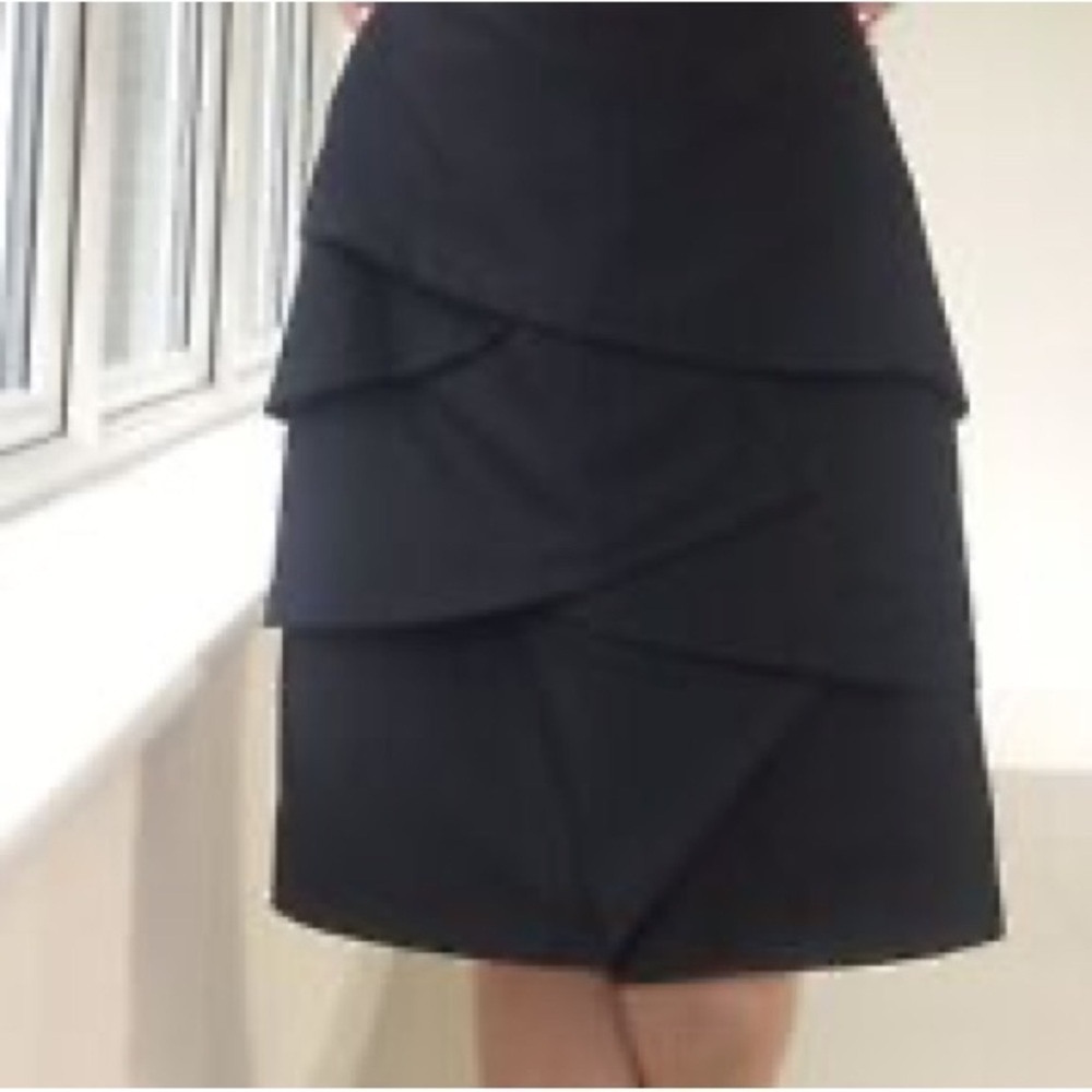 Reiss Elina Wool and Silk Blend Tiered Pencil Skirt Black Sz 2